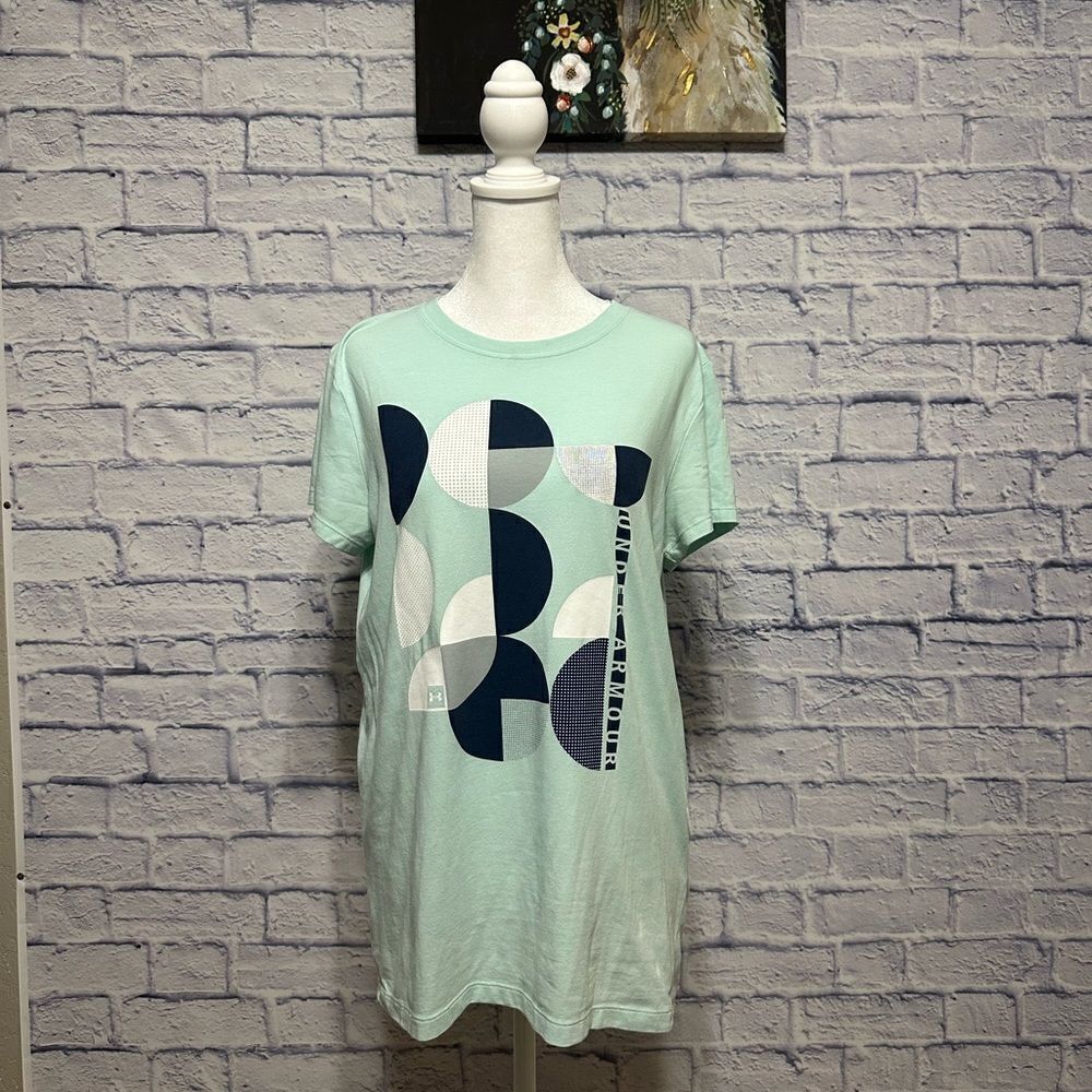 💜 Under armour women’s top size M